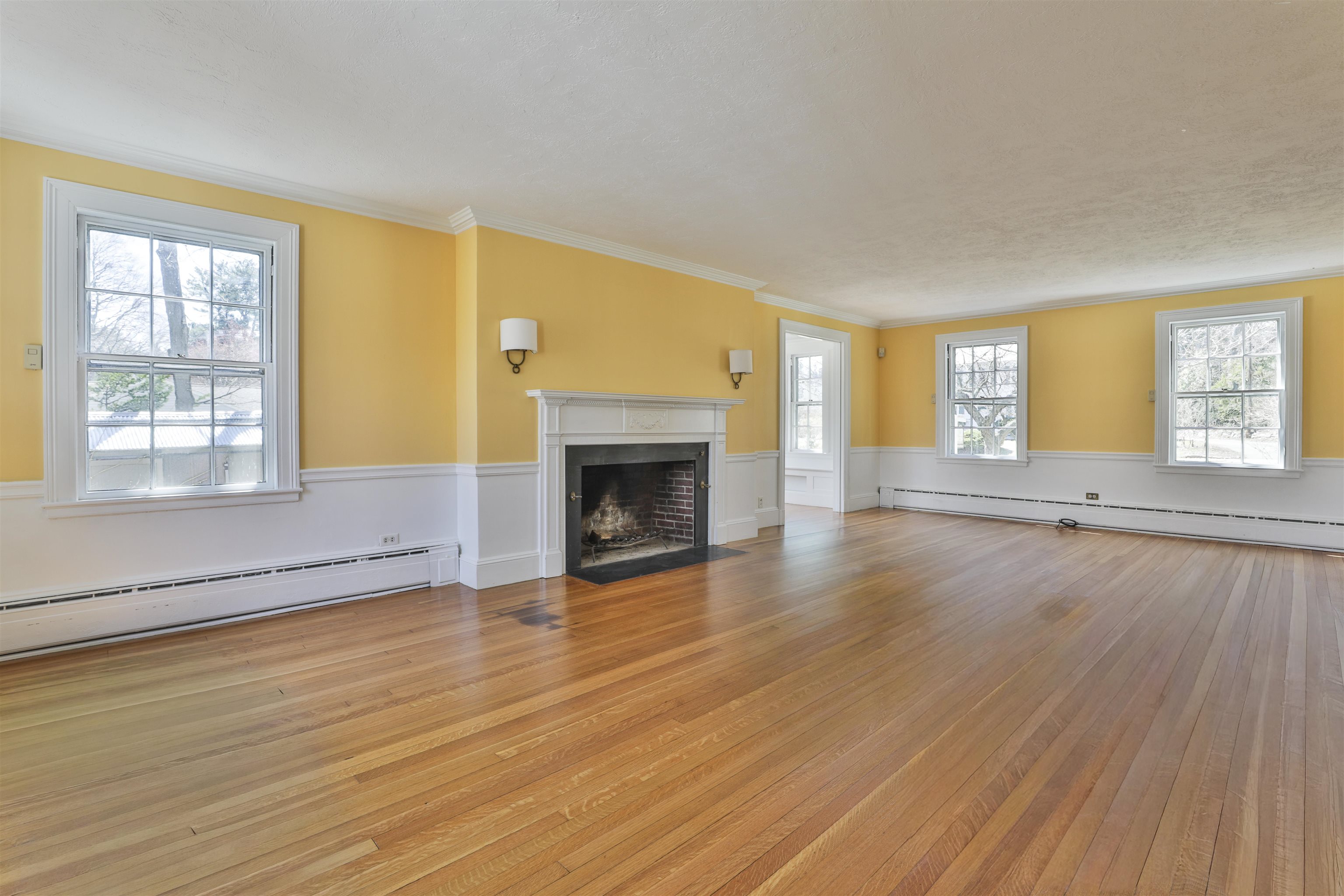 73 Berkeley Street Nashua, NH 03064 - Photo 14 of 54
