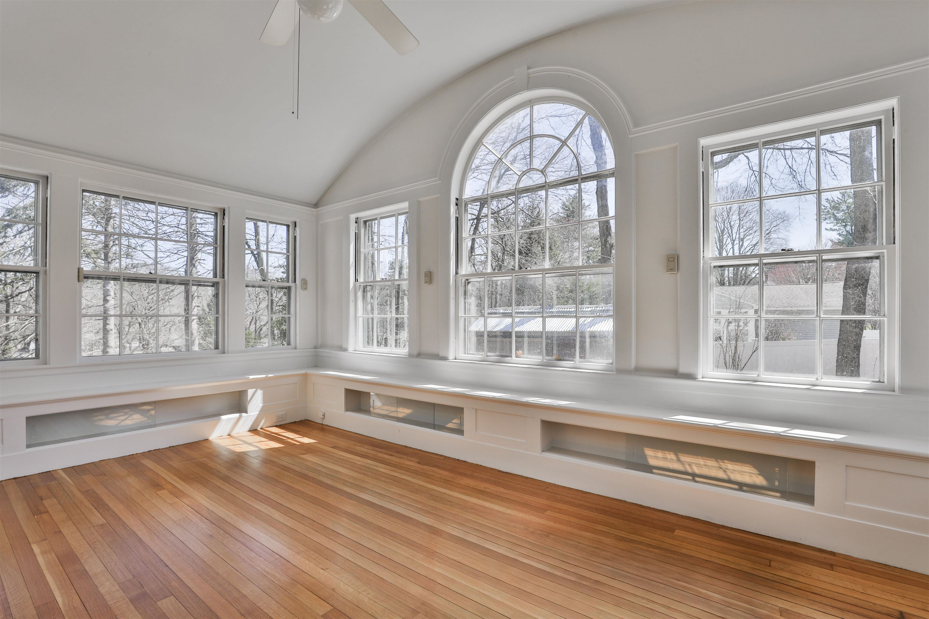 73 Berkeley Street Nashua, NH 03064 - Photo 17 of 54