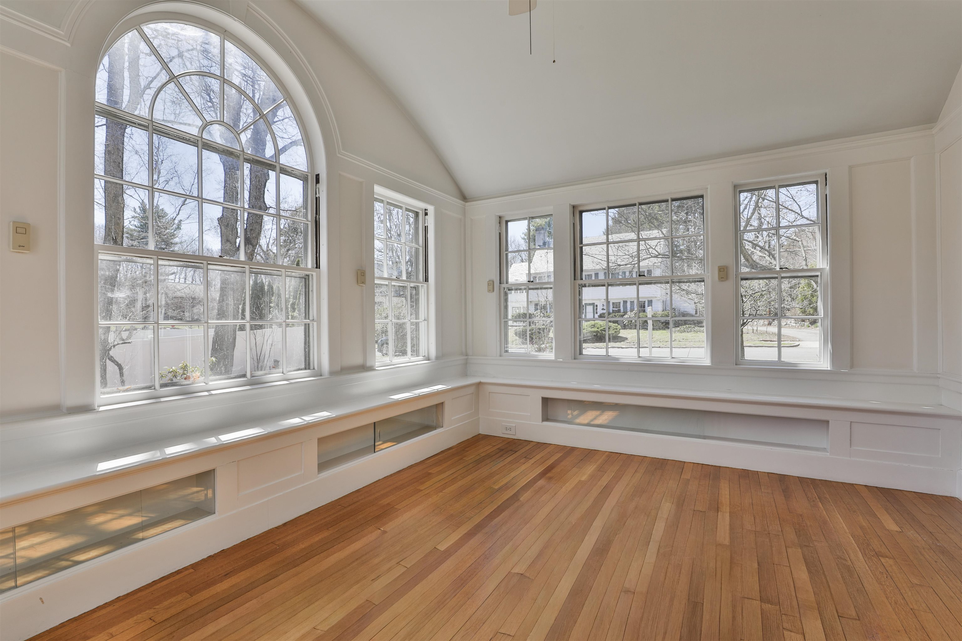 73 Berkeley Street Nashua, NH 03064 - Photo 18 of 54