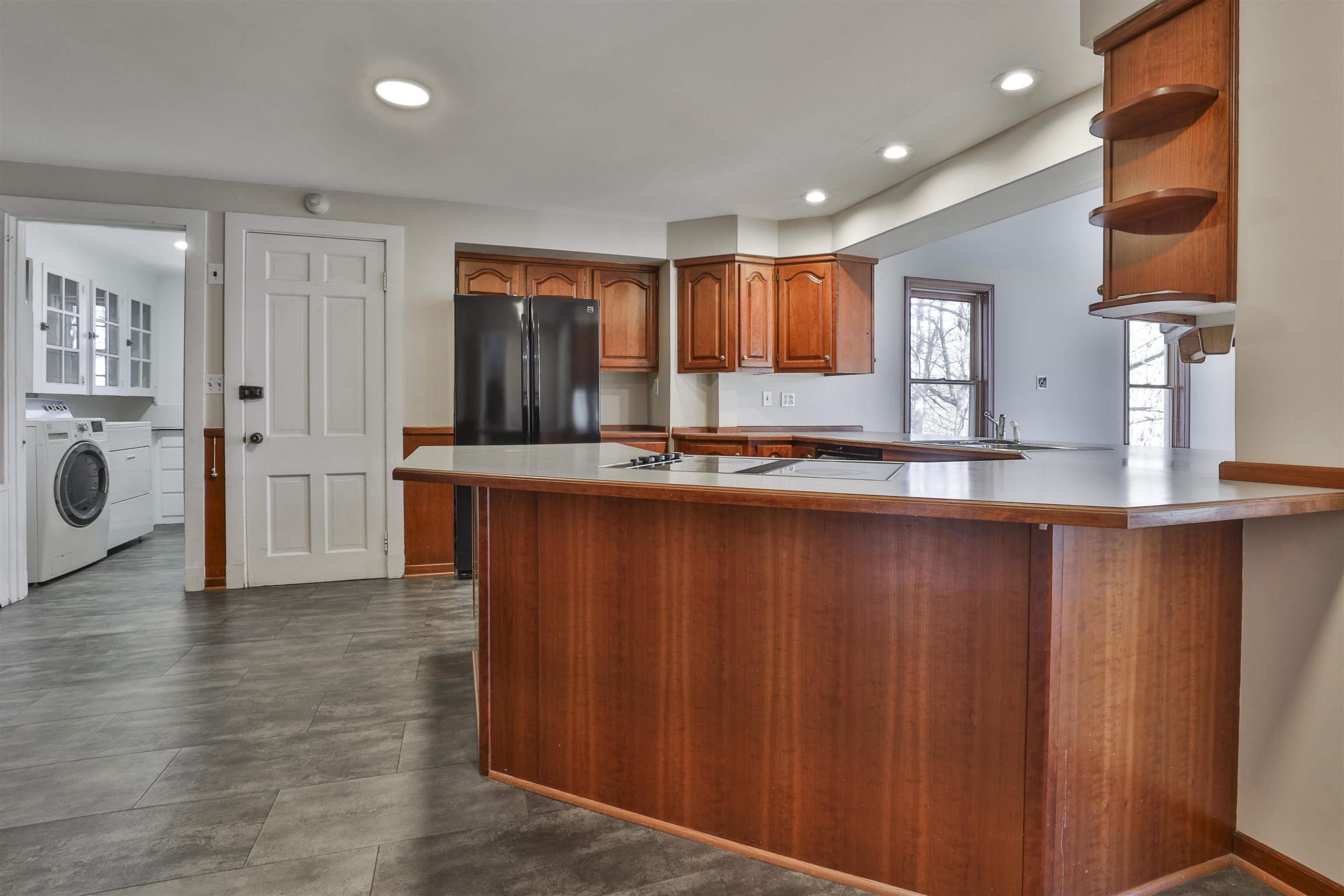 73 Berkeley Street Nashua, NH 03064 - Photo 25 of 54