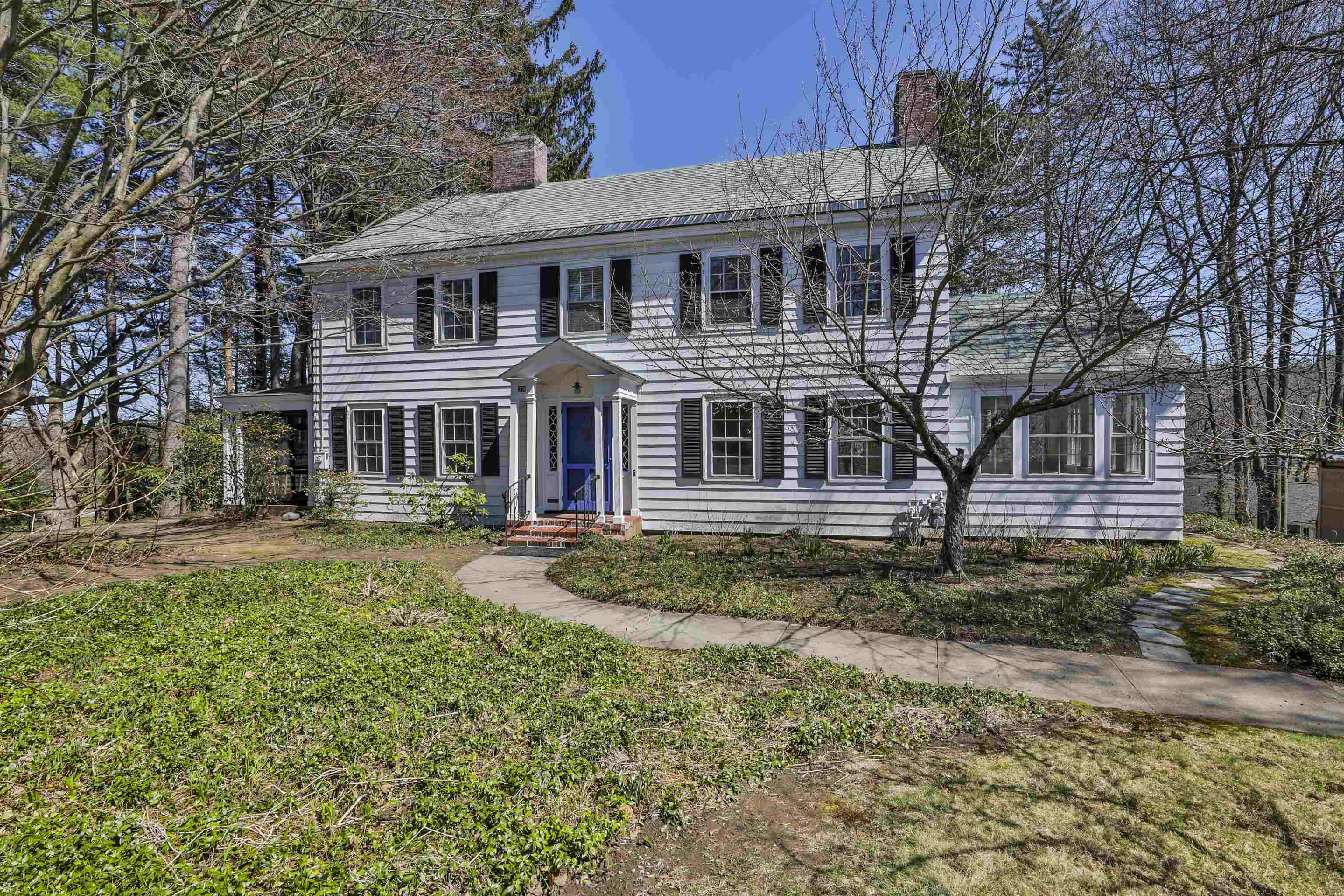73 Berkeley Street Nashua, NH 03064 - Photo 3 of 54