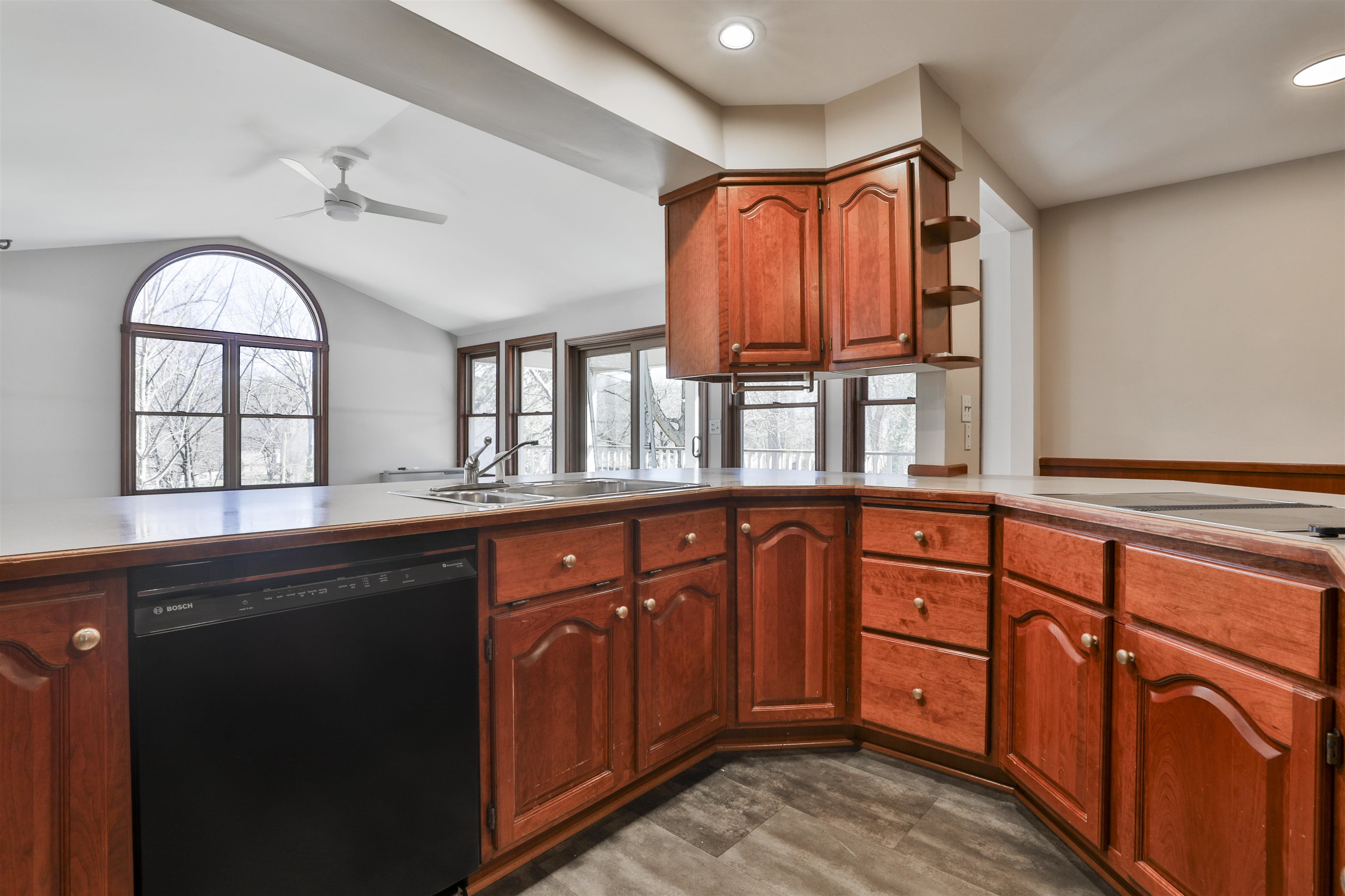 73 Berkeley Street Nashua, NH 03064 - Photo 32 of 54