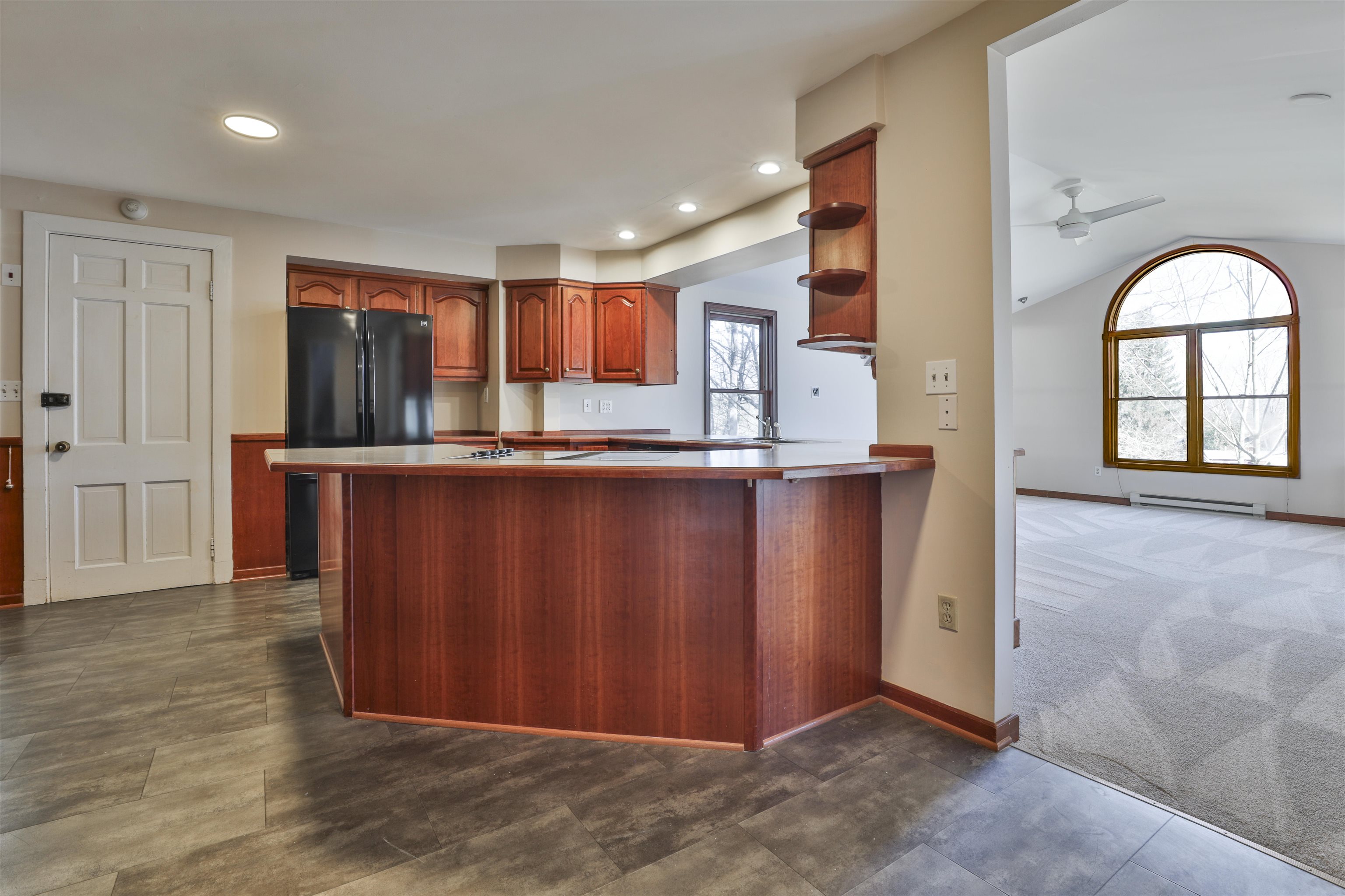 73 Berkeley Street Nashua, NH 03064 - Photo 34 of 54