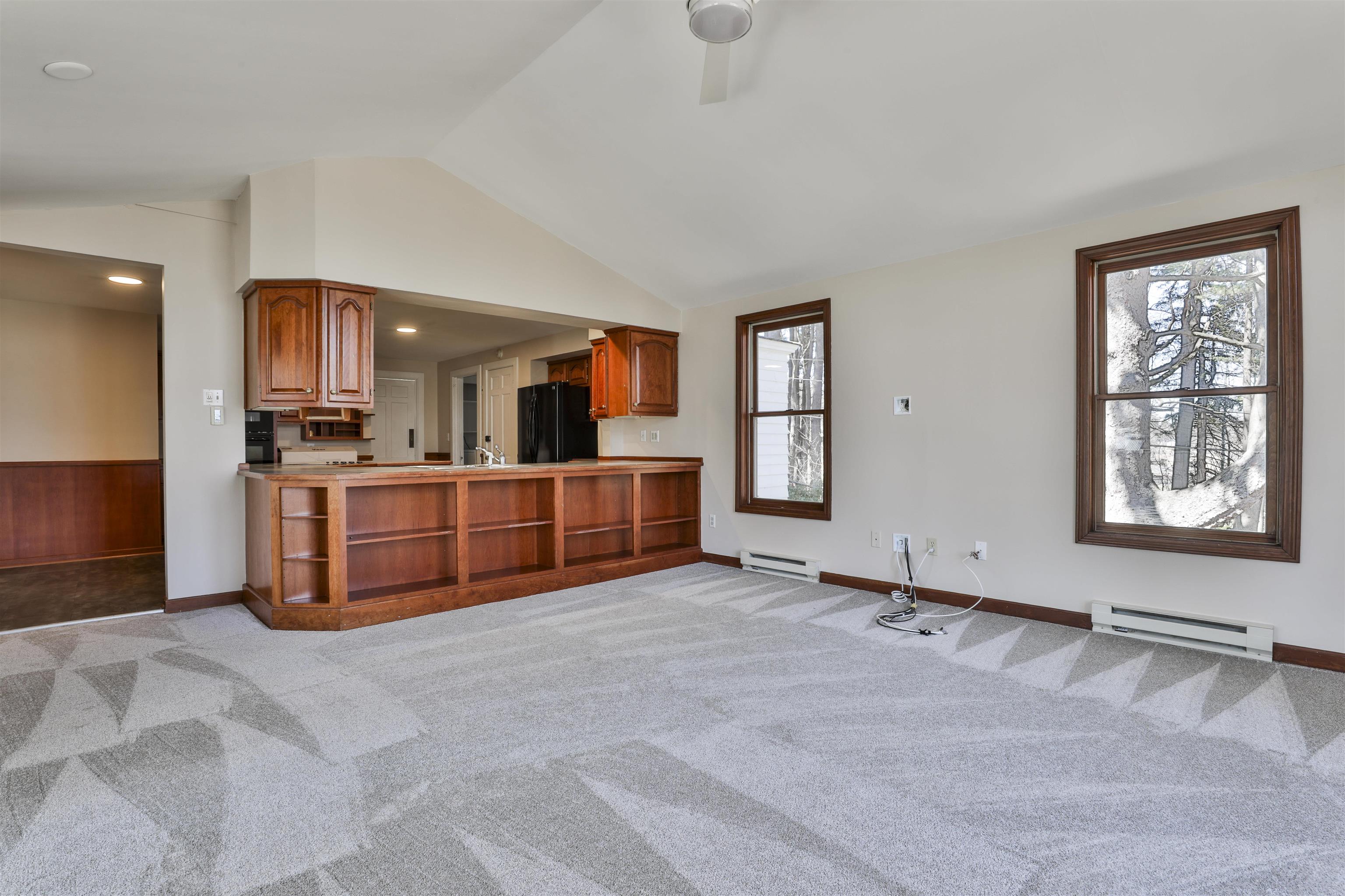 73 Berkeley Street Nashua, NH 03064 - Photo 37 of 54