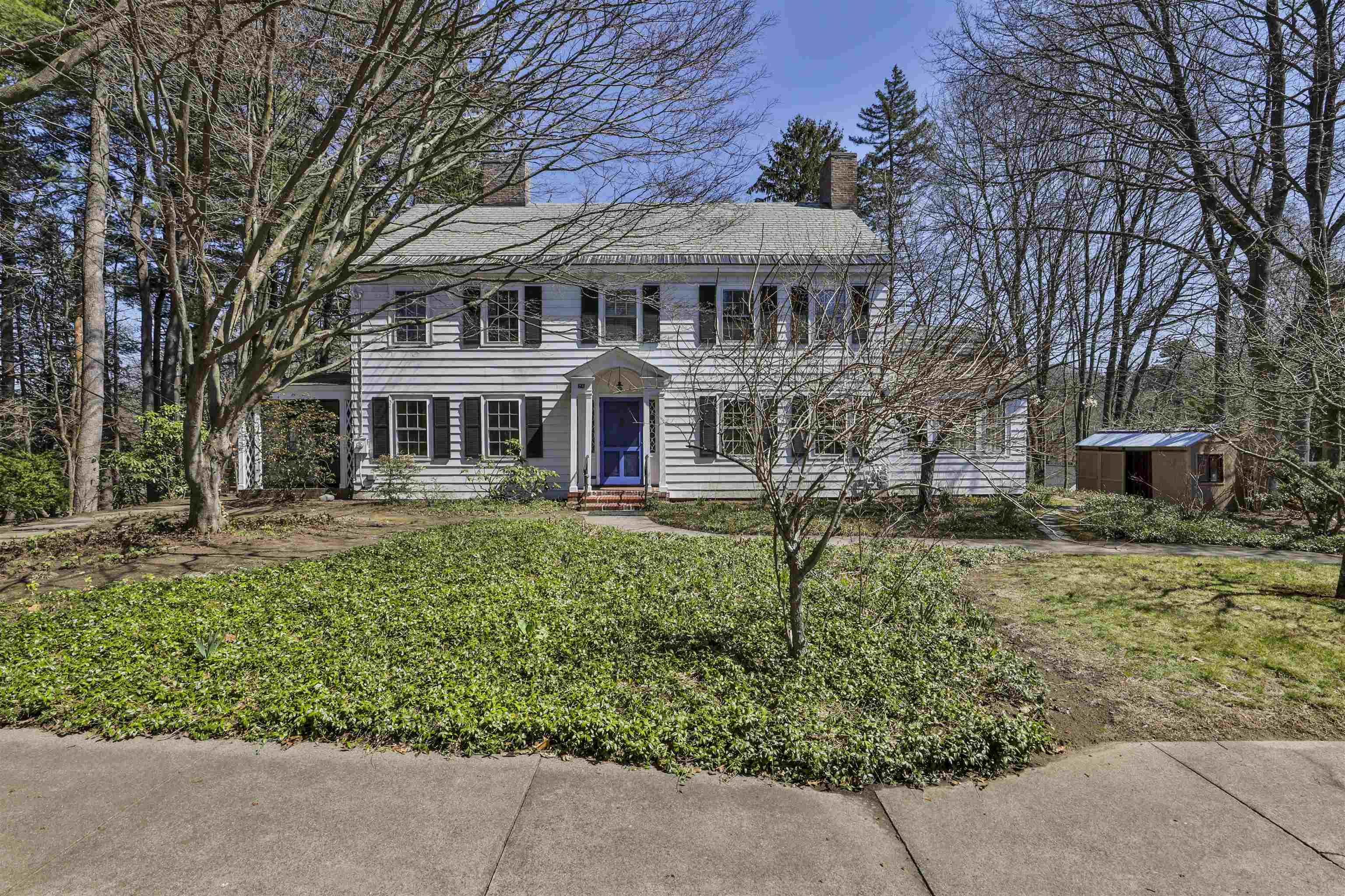 73 Berkeley Street Nashua, NH 03064 - Photo 4 of 54