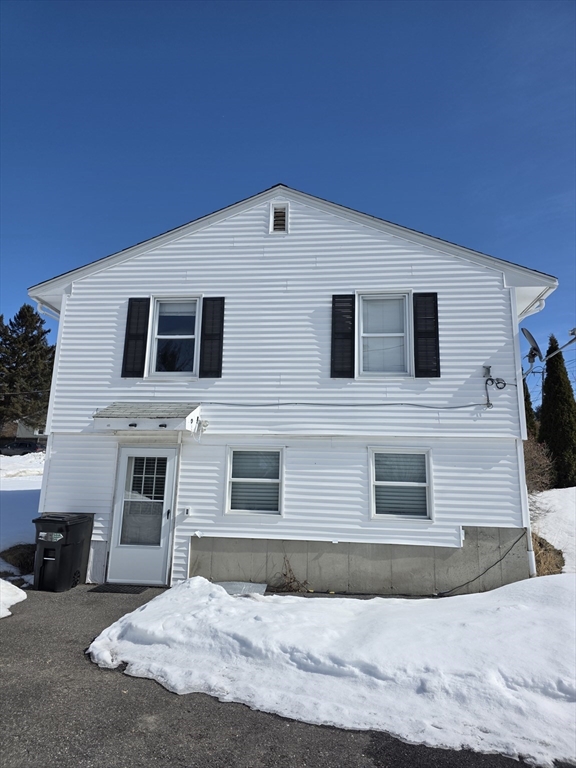 55 Apthorp Street Worcester, MA 01606 - Photo 3 of 34