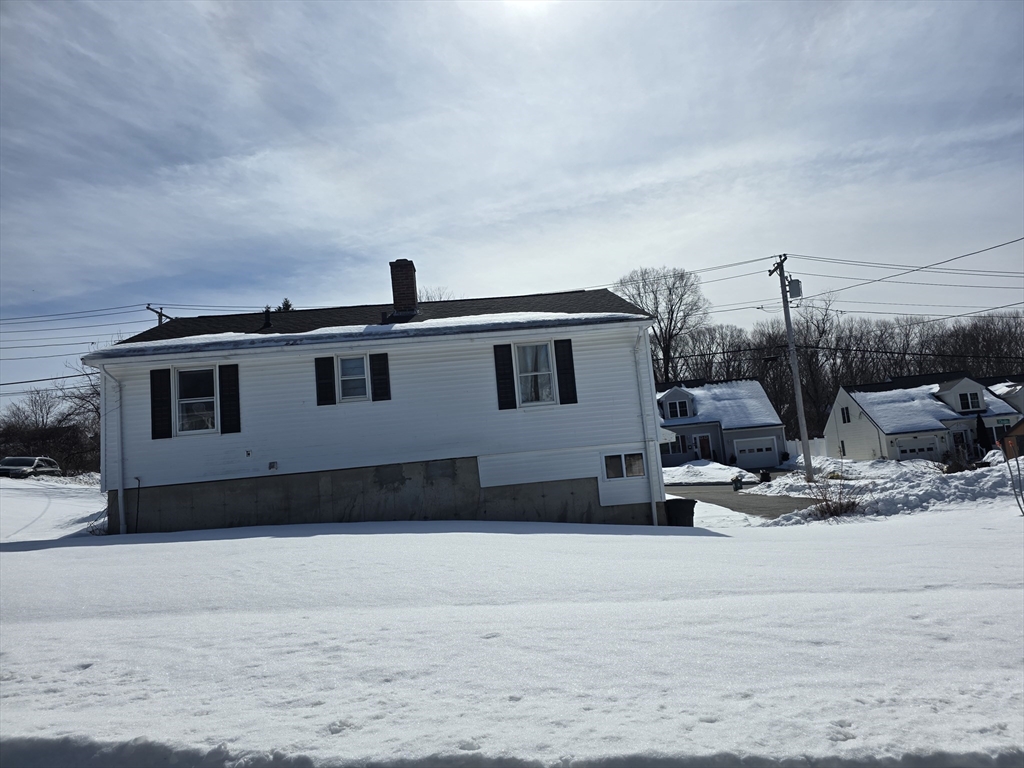 55 Apthorp Street Worcester, MA 01606 - Photo 5 of 34