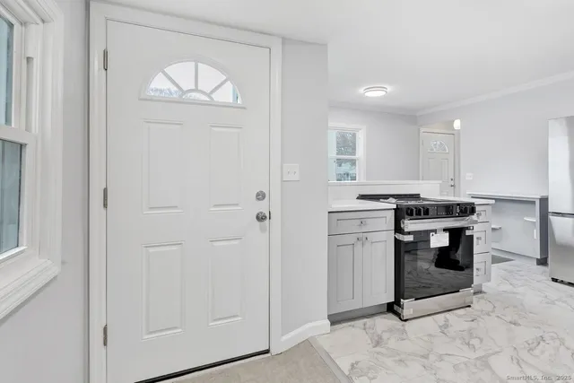 $335,900 | 366 Columbus Avenue, Stratford, CT 06615