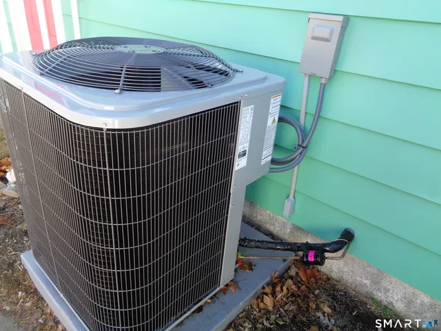 $335,900 | 366 Columbus Avenue, Stratford, CT 06615