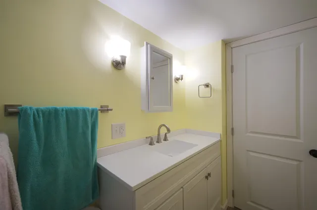 $475,000 | 241 Calef Highway, Lee, NH 03861