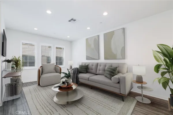 $855,000 | 606 White Oaks, Lake Forest, CA 92610