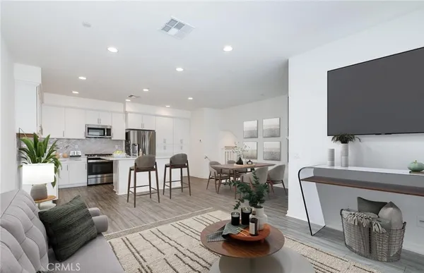 $835,000 | 606 White Oaks, Lake Forest, CA 92610