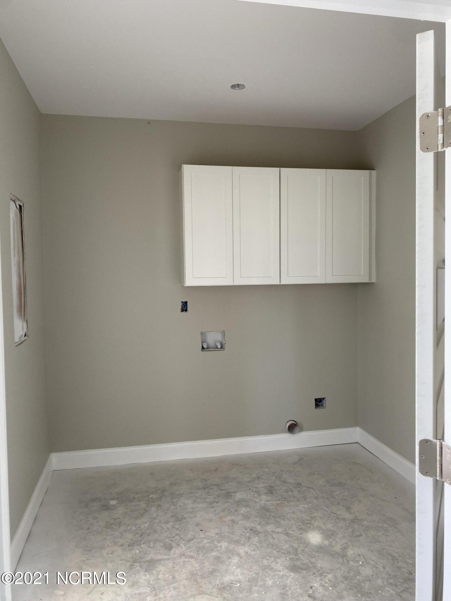 3952 Norris Store Road Ayden, NC 28513 - Photo 4 of 6 Huge Laundry
