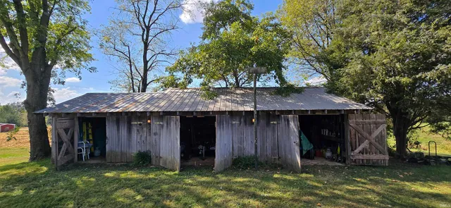 $399,000 | 100 North Road, Montgomery, IN 47558