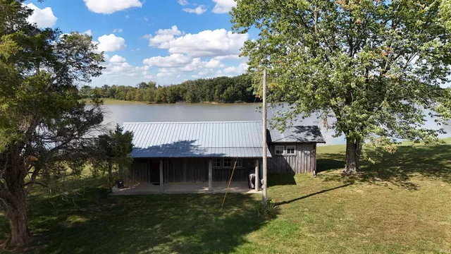 $399,000 | 100 North Road, Montgomery, IN 47558