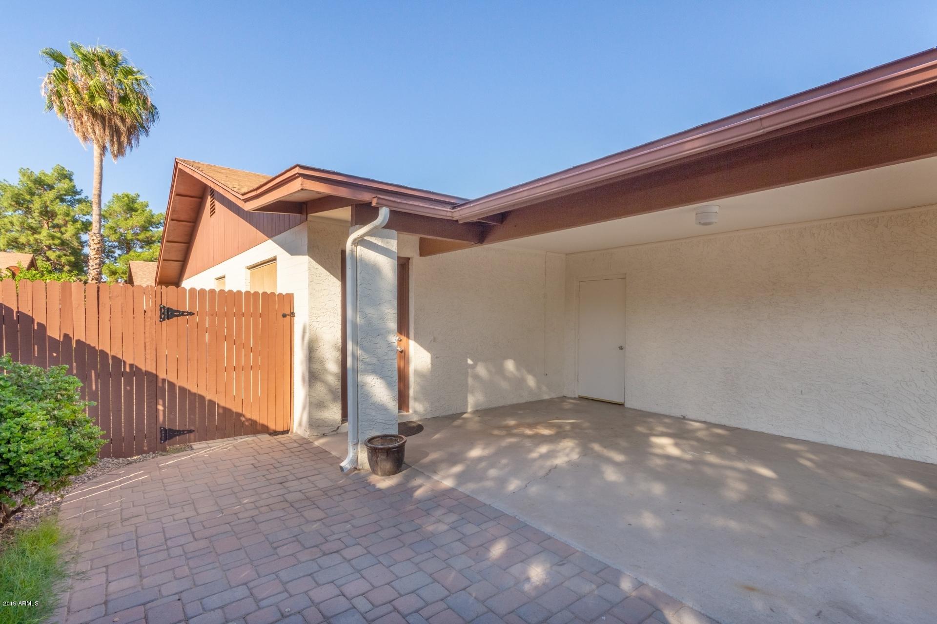 1840 East Inverness Avenue Mesa, AZ 85204 - Photo 7 of 25 Front Gated Patio Area