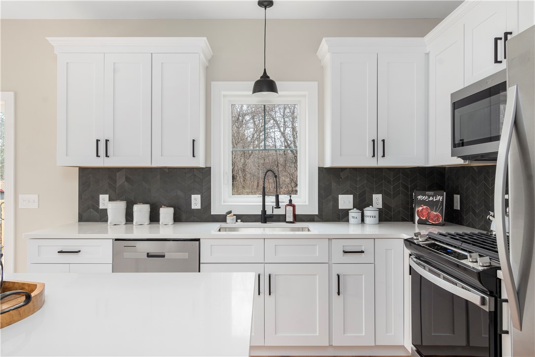 81 Ninigret Road Narragansett, RI 02882 - Photo 5 of 29