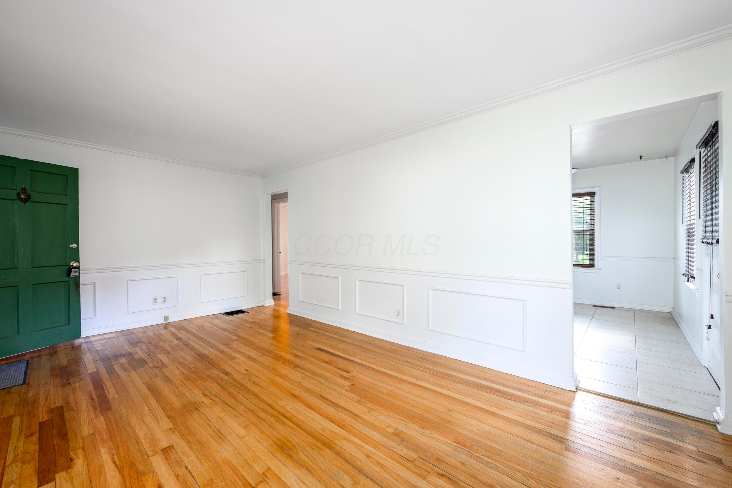 285 East Weisheimer Road Columbus, OH 43214 - Photo 5 of 28