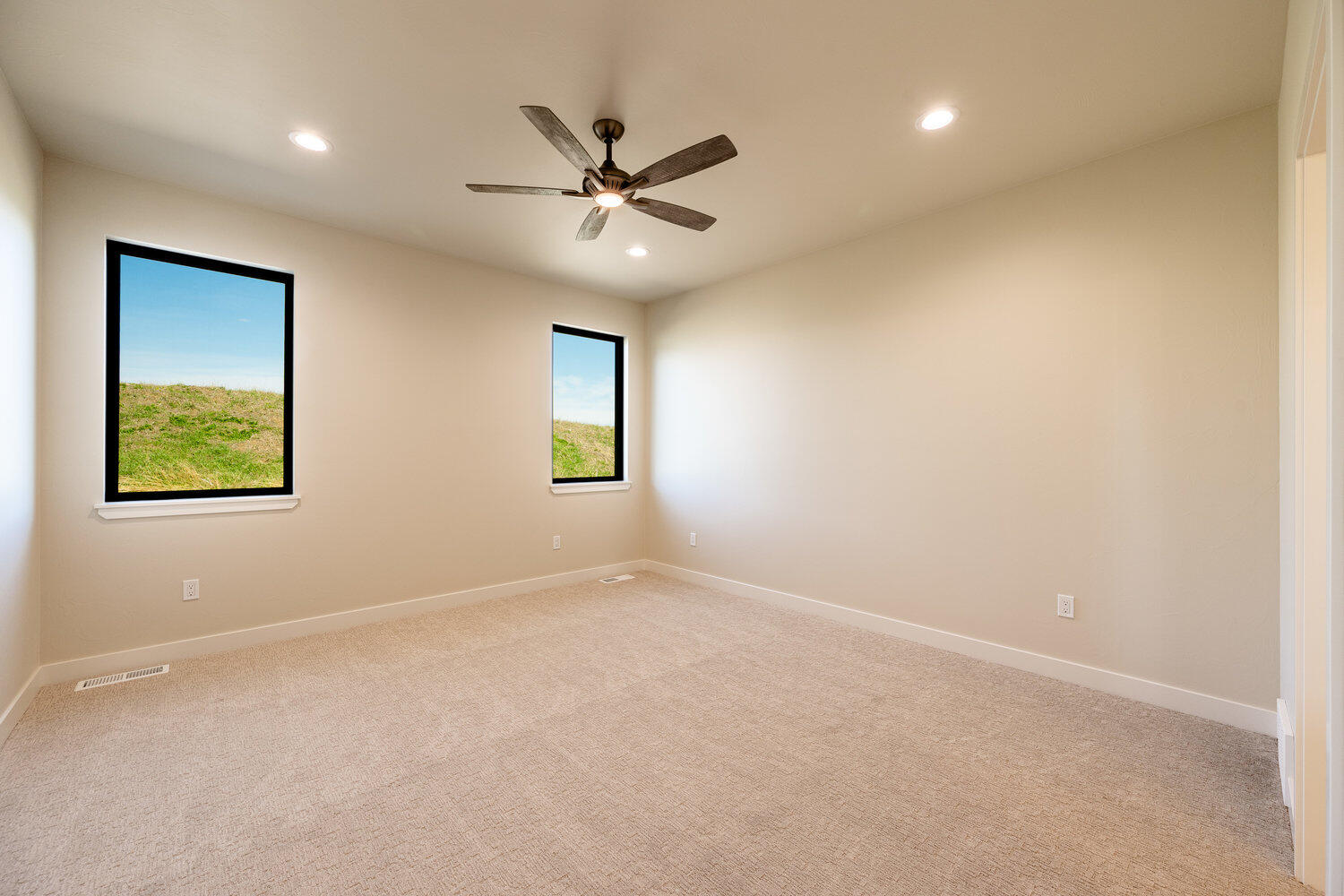 21 Wishbone Way Sheridan, WY 82801 - Photo 29 of 52 master suite