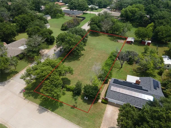 $138,999 | 1301 Wade Hampton Street, Benbrook, TX 76126
