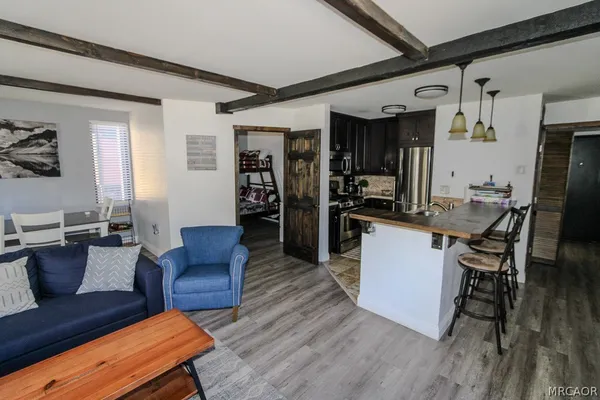 $1,600 | 760 Blue Jay Road, Unit 10, Big Bear Lake, CA 92315