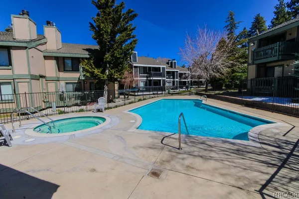 $1,600 | 760 Blue Jay Road, Unit 10, Big Bear Lake, CA 92315