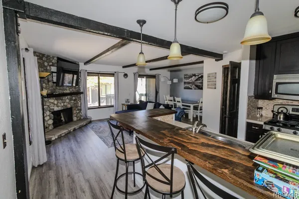 $1,600 | 760 Blue Jay Road, Unit 10, Big Bear Lake, CA 92315