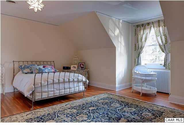 1325 Rugby Road Charlottesville, VA 22903 - Photo 17 of 29 Spacious master suite