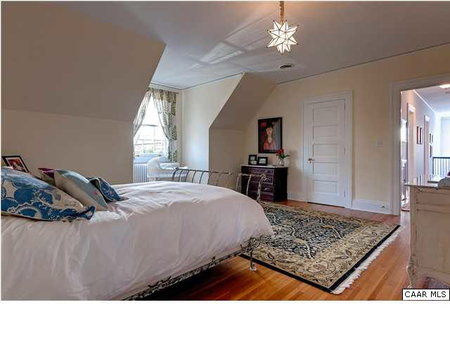 1325 Rugby Road Charlottesville, VA 22903 - Photo 18 of 29 Master suite