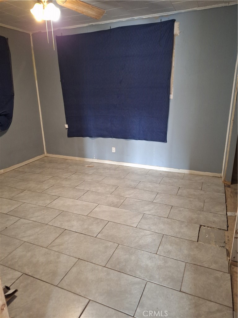 2352 Jacks Ranch Road Ridgecrest, CA 93555 - Photo 19 of 33 a view of an empty room