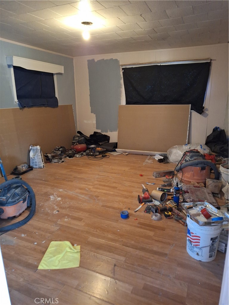 2352 Jacks Ranch Road Ridgecrest, CA 93555 - Photo 21 of 33 a room with toys and wooden floor