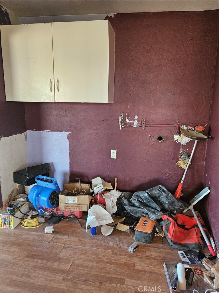 2352 Jacks Ranch Road Ridgecrest, CA 93555 - Photo 28 of 33 a backyard of a house with seating space