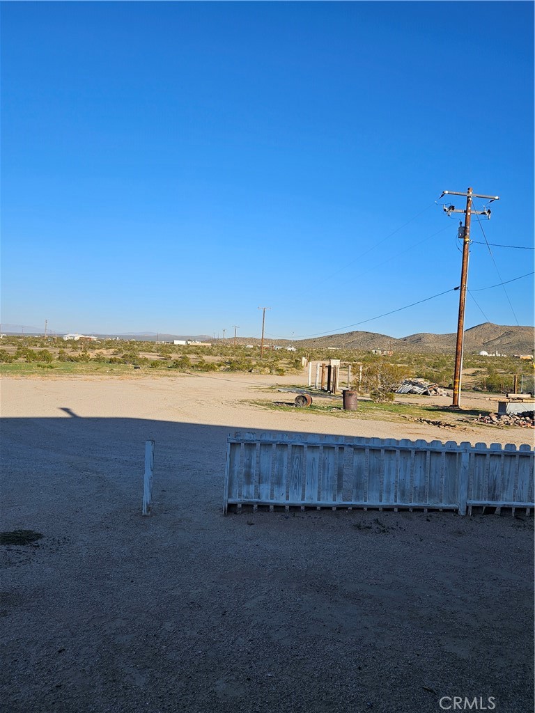 2352 Jacks Ranch Road Ridgecrest, CA 93555 - Photo 5 of 33 a view of an ocean and beach