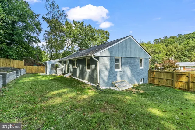 $4,200 | 5822 Brookview Drive, Alexandria, VA 22310