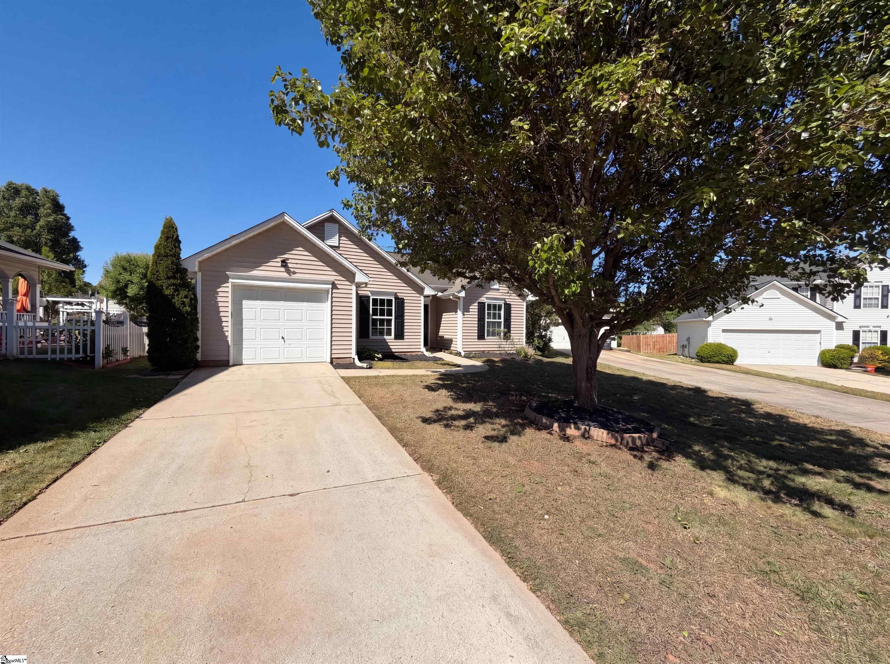 3 Hollow Tree Way Greenville, SC 29605 - Photo 1 of 19
