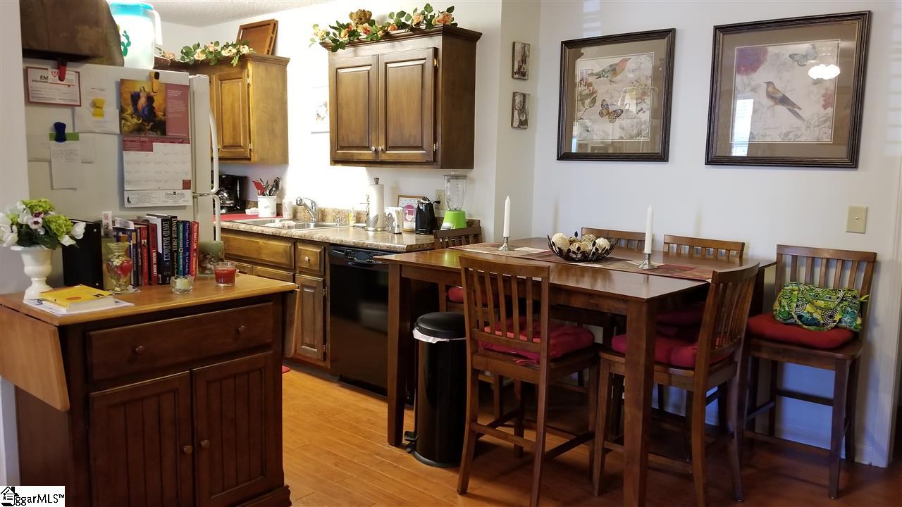 518 Fairview Road Taylors, SC 29687 - Photo 4 of 8
