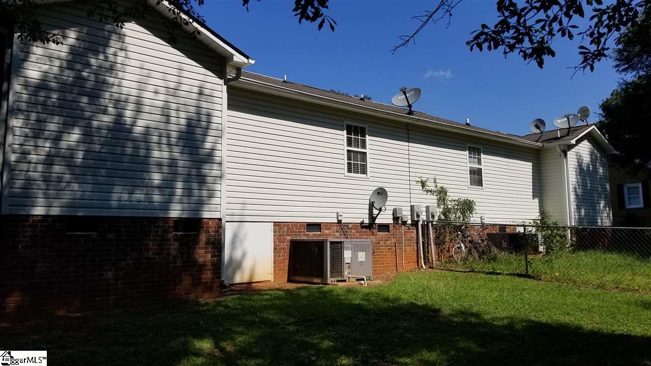 518 Fairview Road Taylors, SC 29687 - Photo 7 of 8