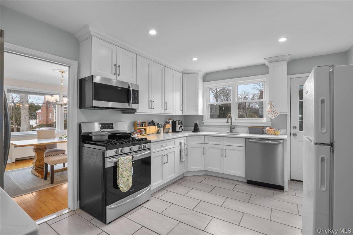 10 Madison Road Scarsdale, NY 10583 - Photo 9 of 31