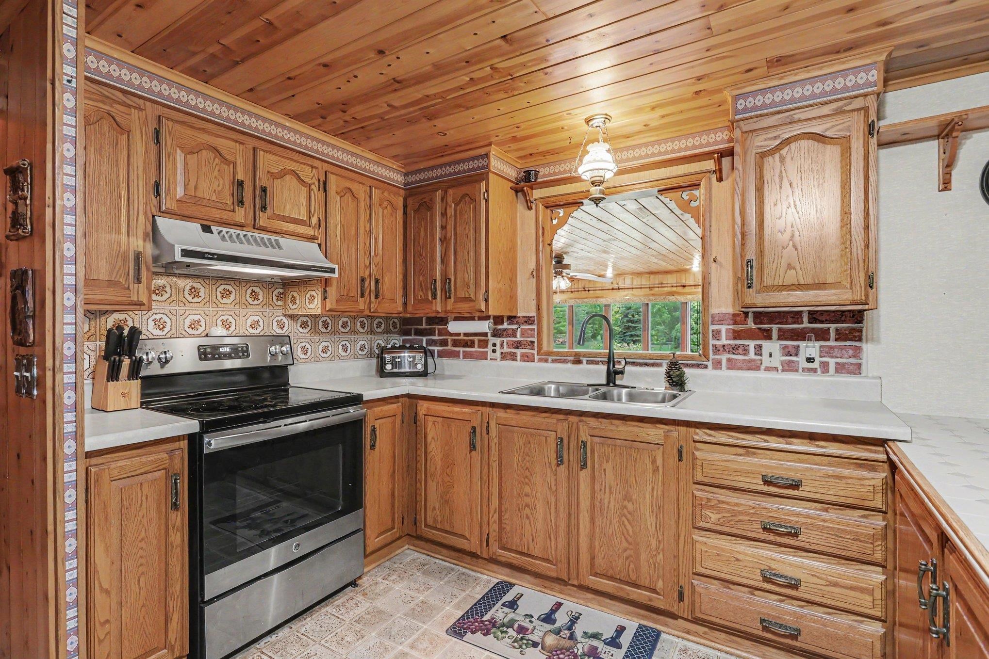 2437 Amelith Road Bay City, MI 48706 - Photo 11 of 36