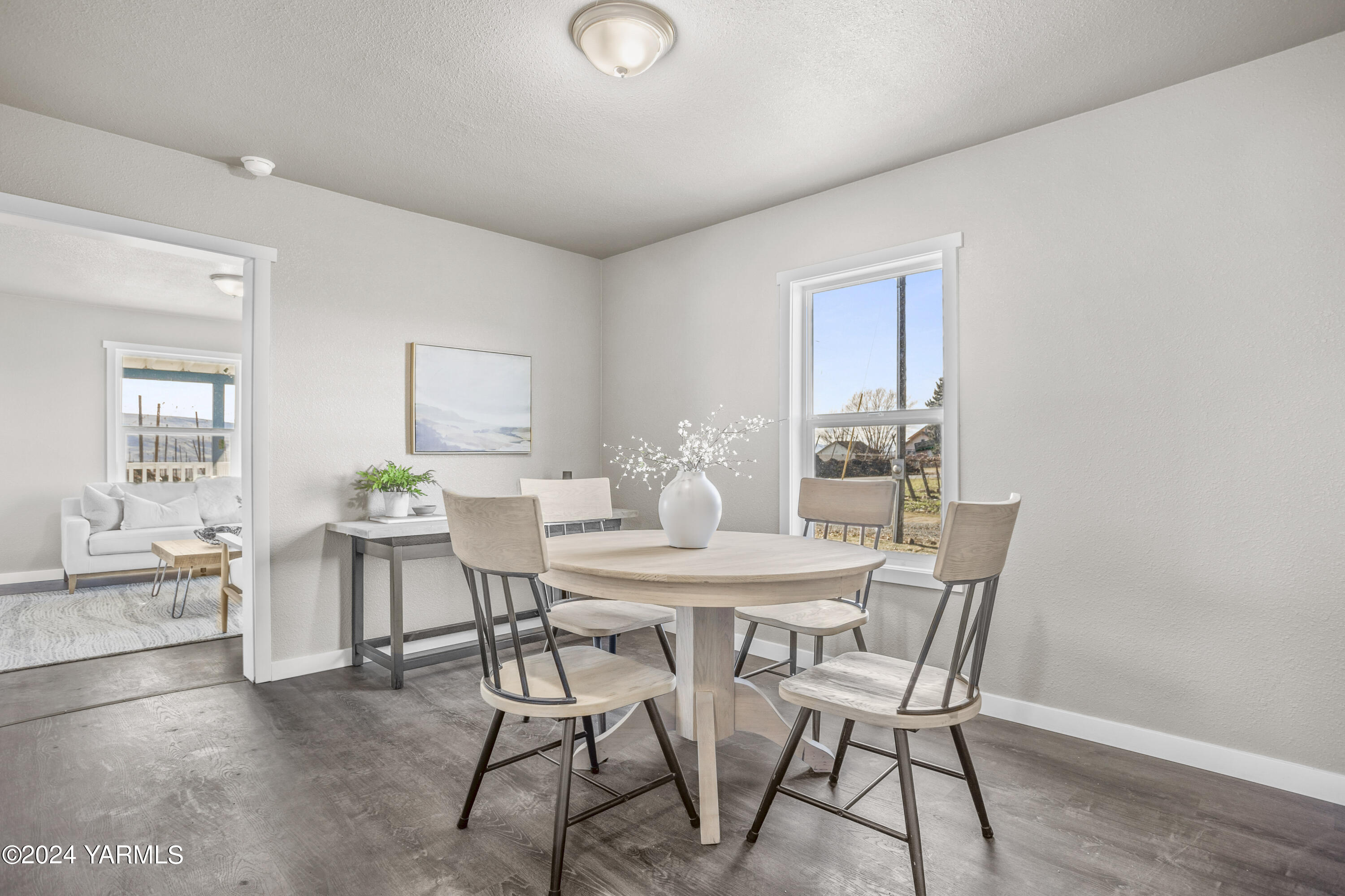 93902 McCreadie Road Prosser, WA 99350 - Photo 10 of 47 a view of a dining room with furniture and window