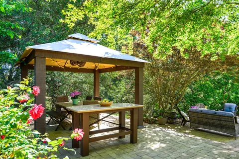 $1,695,000 | 3696 Newbury Court, Santa Rosa, CA 95404