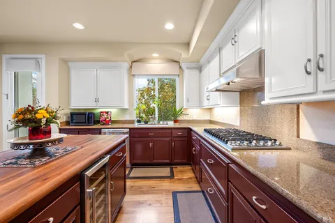 $1,569,000 | 3696 Newbury Court, Santa Rosa, CA 95404