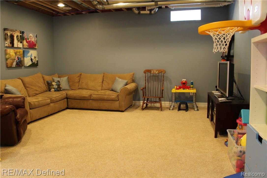 328 Woodside Road Royal Oak, MI 48073 - Photo 41 of 50 9f.JPG
