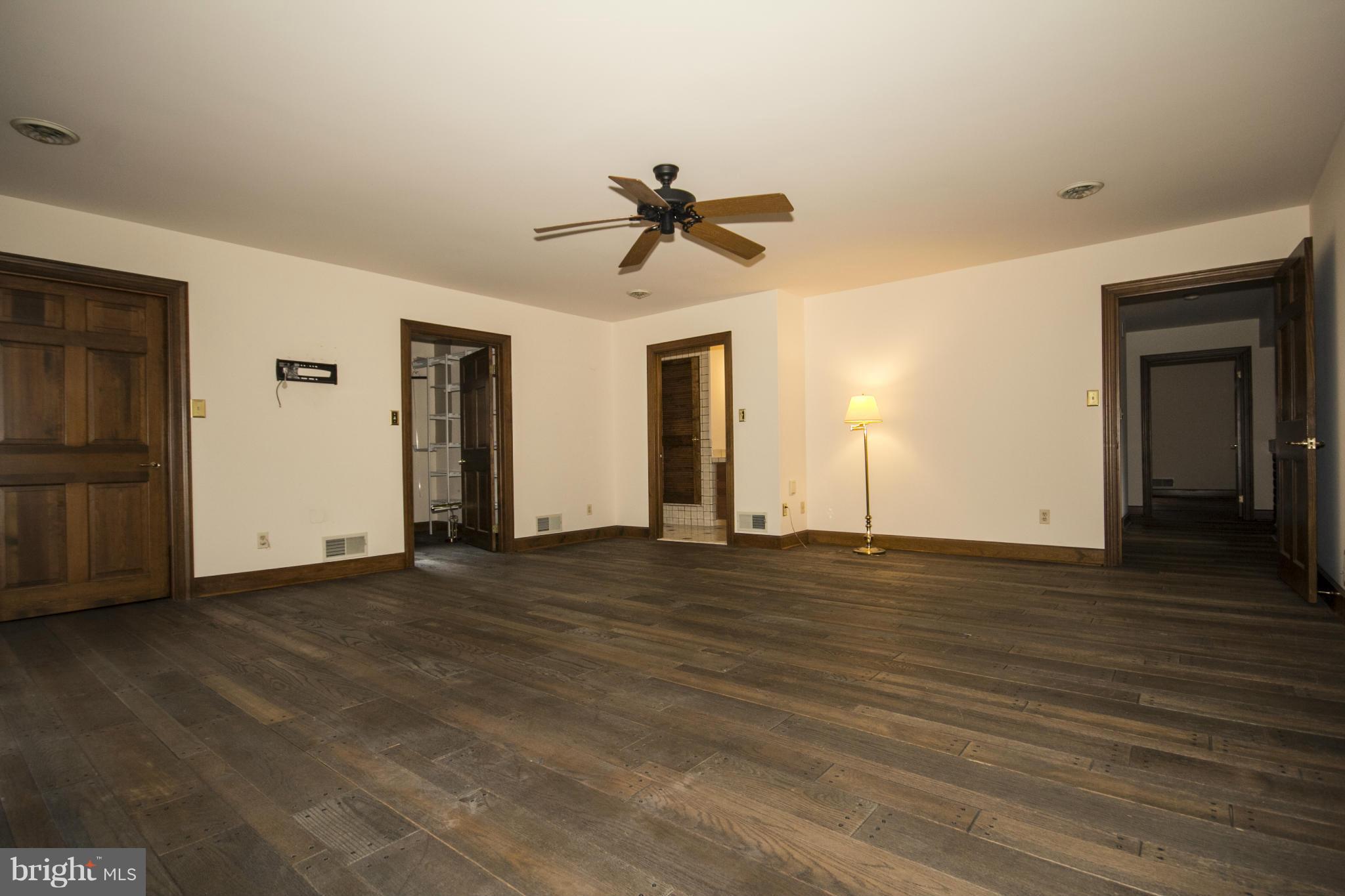 12895 Eagles View Road Phoenix, MD 21131 - Photo 20 of 26 Hardwood w/ Walk-In Closet