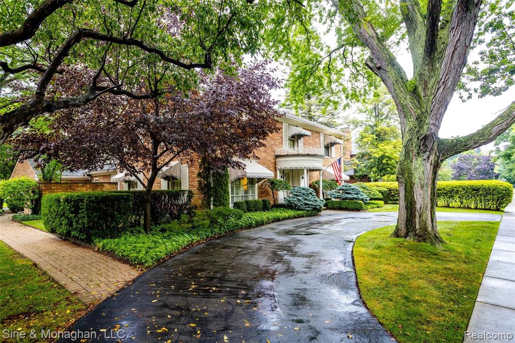 523 Thorntree Road Grosse Pointe Woods, MI 48236 - Photo 4 of 59