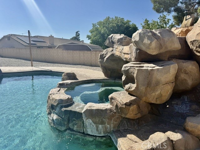 13375 Rincon Road Apple Valley, CA 92308 - Photo 60 of 72 Pool / jacuzzi