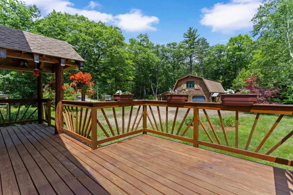 $499,900 | 388 Perch Pond Road, Holderness, NH 03245