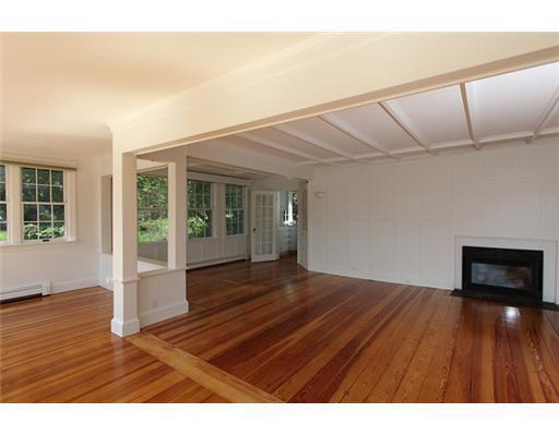 16 Bluff Road South Portland, ME 04106 - Photo 5 of 25 Living Room.