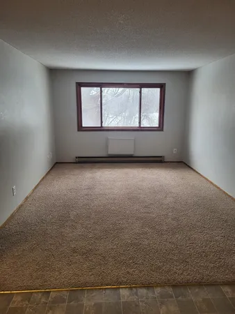 $830 | 124 4th Avenue, Unit 8, Miltona, MN 56354