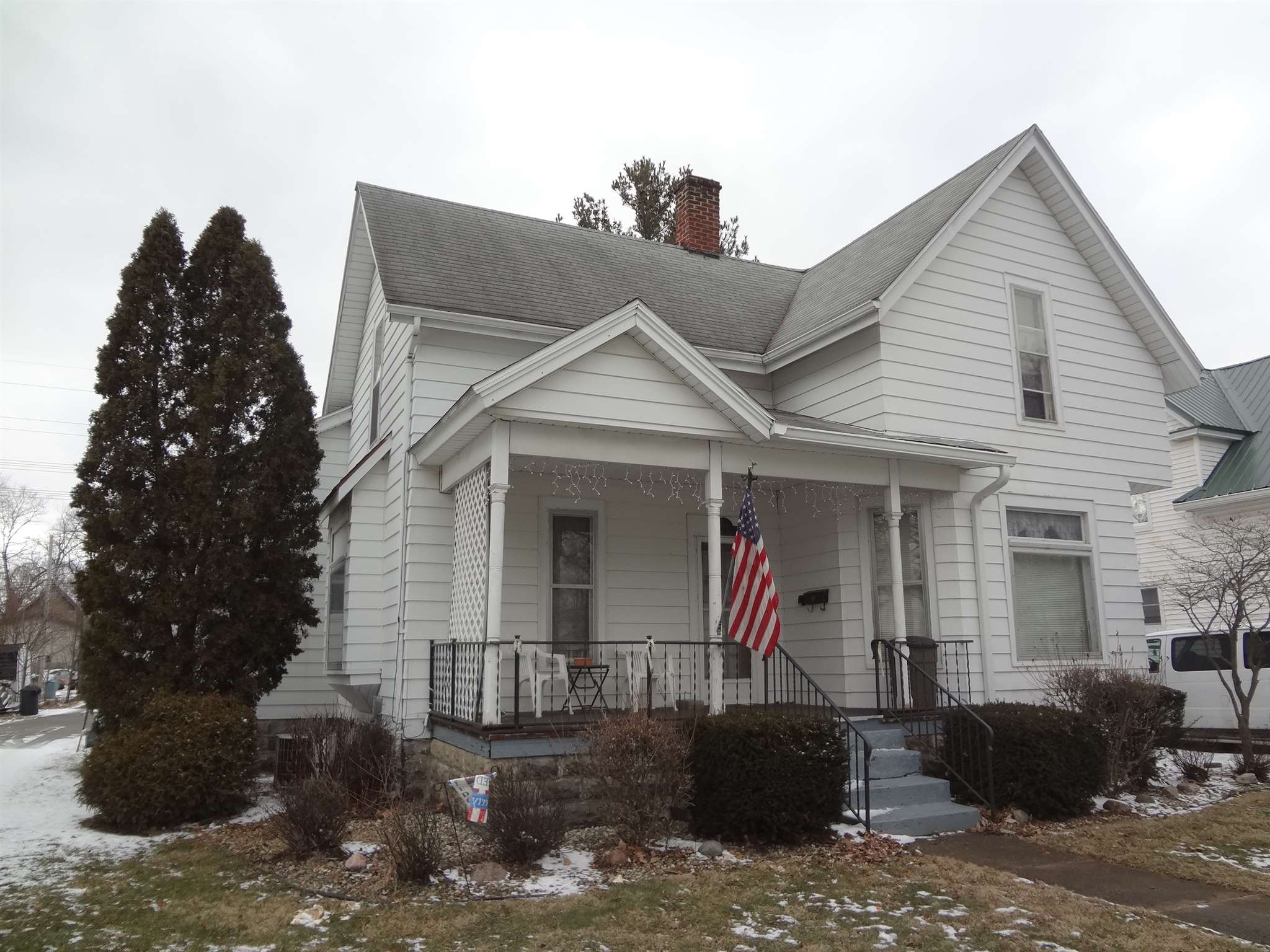1014 Monroe Street Rochester, IN 46975 - Photo 1 of 15